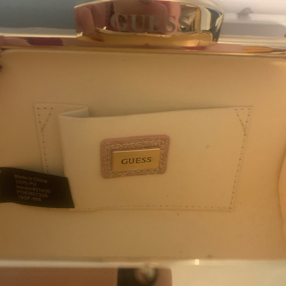 NWOT GUESS ROSE GOLD CLUTCH 🔥🔥🔥🔥 - Picture 7 of 10